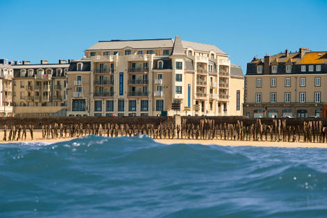 Façade - Le Nouveau Monde France Bretagne - Saint Malo