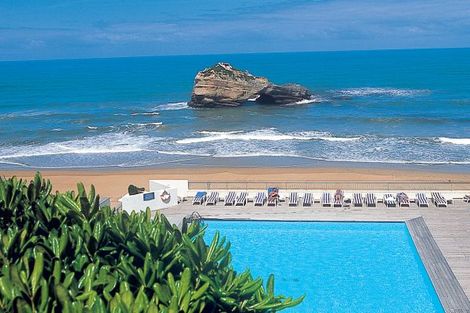 Piscine extérieure et océan - Sofitel Biarritz le Miramar Thalassa France Cote Atlantique - Biarritz