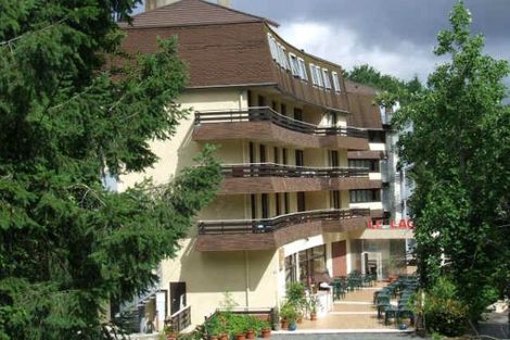 Grand Hotel du Laca 2* - CAPVERN LES BAINS - FRANCE Grand Hotel du Laca 2* - CAPVERN LES BAINS - FRANCE