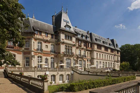 Façade - Chateau du Montvillargènne France Picardie - Chantilly