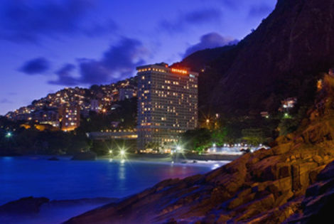 Façade hôtel de nuit - Sheraton