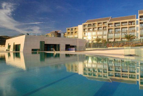 Façade et piscine - Valamar Lacroma