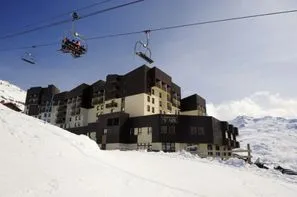 France Alpes-Les Menuires, Village club des Ménuires + forfait et matériel de ski