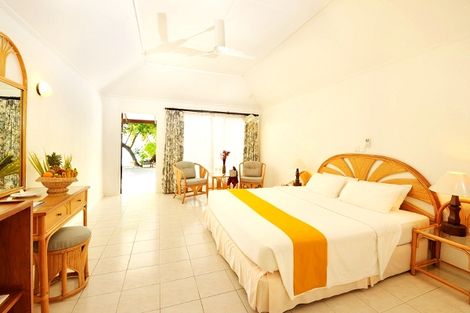 Holiday Island Resort & Spa 4* - ARI ATOLL - MALDIVES Holiday Island Resort & Spa 4* - ARI ATOLL - MALDIVES