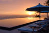 Coucher de soleil sur la Piscine à débordement - Anantara Veli Resort & Spa - Over-Water Bungalow