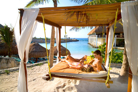 Lit thailandais à la plage - Occidental Grand Xcaret