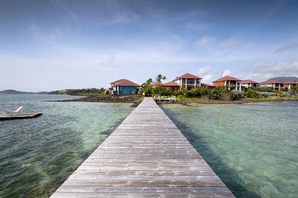 Hôtel Cap Est Lagoon Resort & Spa 4*