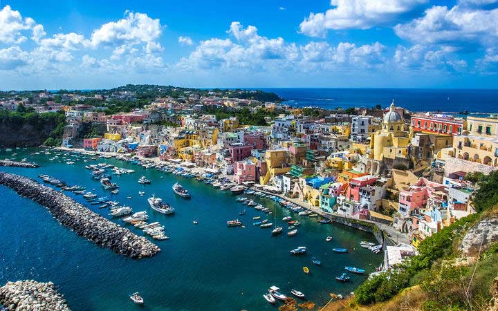 Escale Naples