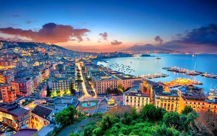 Escale Naples