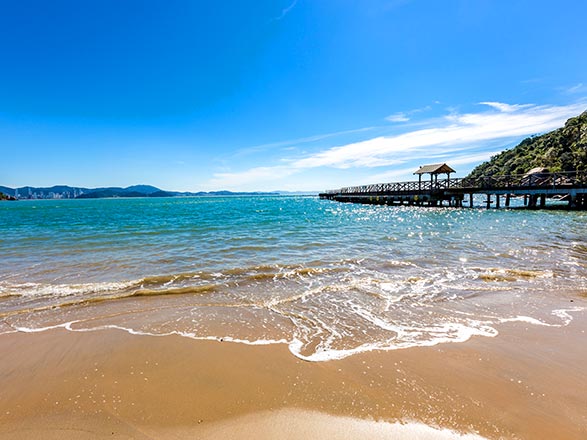 https://static.service-voyages.com/mobile/croisiere/images/fr/escales/escale,camboriu-camboriu_zoom,BR,CBU,40648.jpg