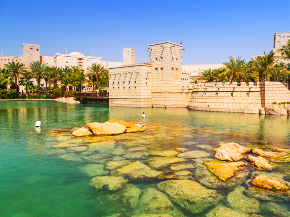 https://static.service-voyages.com/mobile/croisiere/images/fr/escales/escale,dubai-dubai_zoom,AE,DXB,519919.jpg