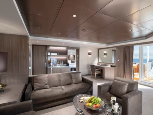 Cabina Yacht club royal con balcone MSC Bellissima