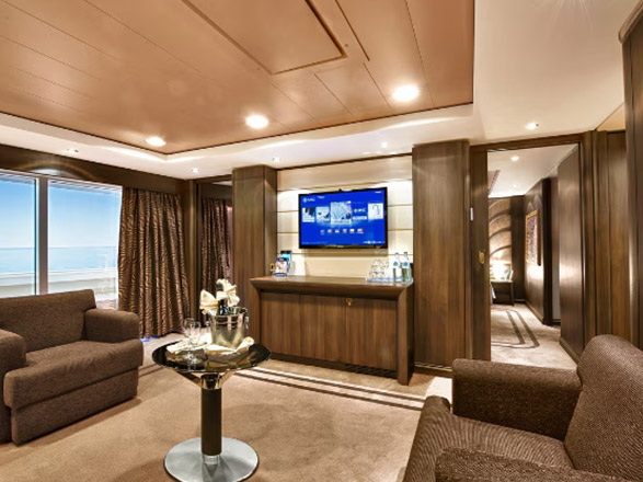 Cabina Yacht club deluxe con balcone MSC Divina