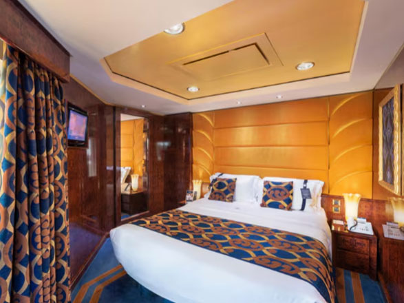 Cabina Yacht club royal con balcone MSC Fantasia