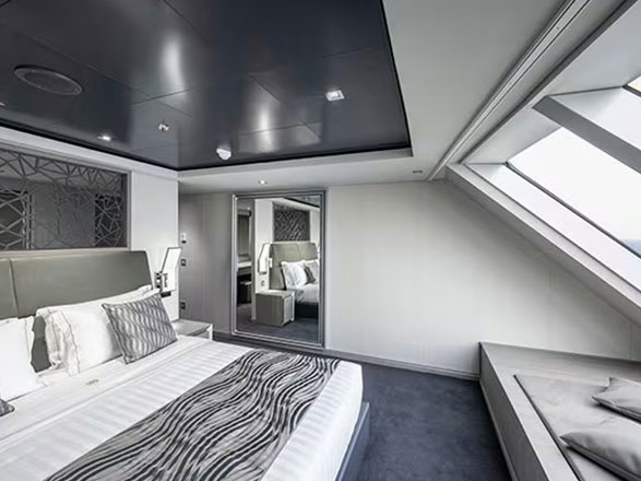 Cabina Yacht club royal con balcone MSC Seascape