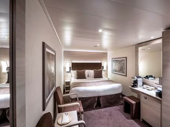 Cabina Yacht club interna MSC Virtuosa