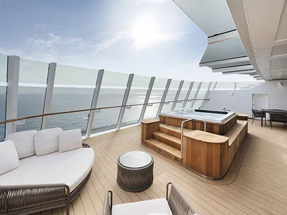 Cabina Yacht club royal con balcone MSC World Asia