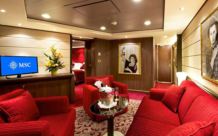 Cabina Cabina Yacht club royal con balcone