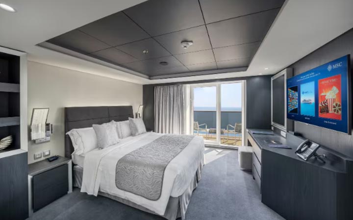 Cabina Camarote Yacht club royal con balc&oacute;n