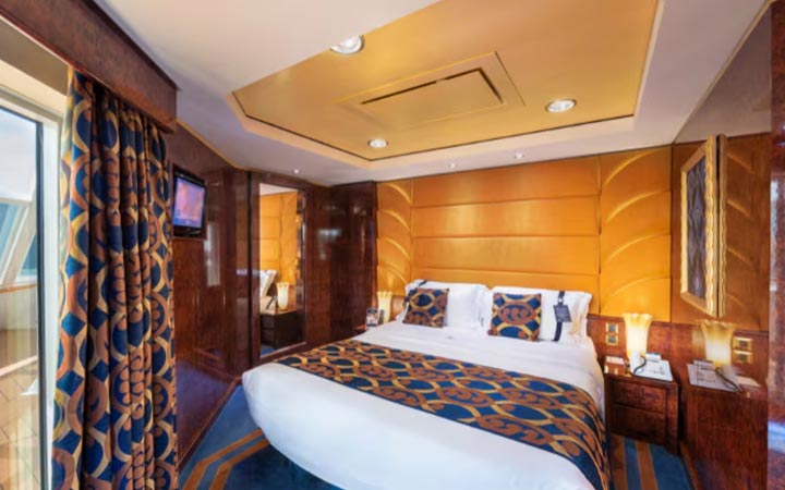 Cabina Cabina Yacht club royal con balcone