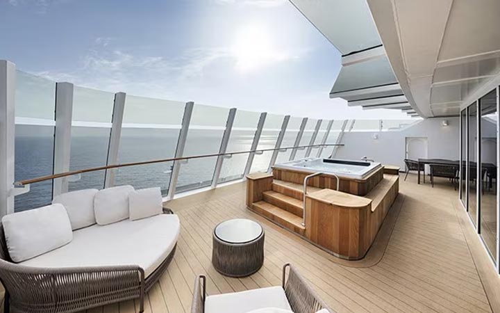 Cabina Cabina Yacht club royal con balcone
