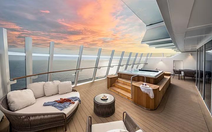 Cabina Camarote Yacht club royal con balc&oacute;n