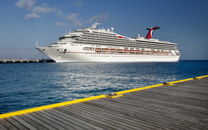 Nave Carnival Glory