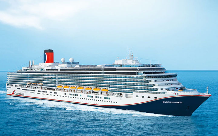 Nave Carnival Luminosa