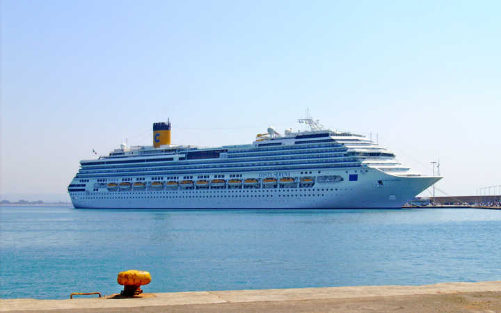 Nave Costa Serena