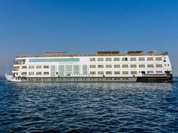 https://static.service-voyages.com/mobile/croisiere/images/fr/navires/navire,le-caprice-5*-(ou-similaire)_max,1550,543333.jpg