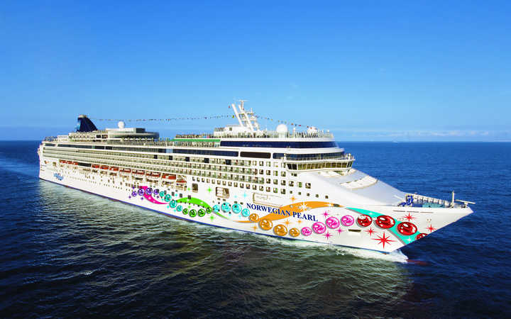 Nave Norwegian Pearl