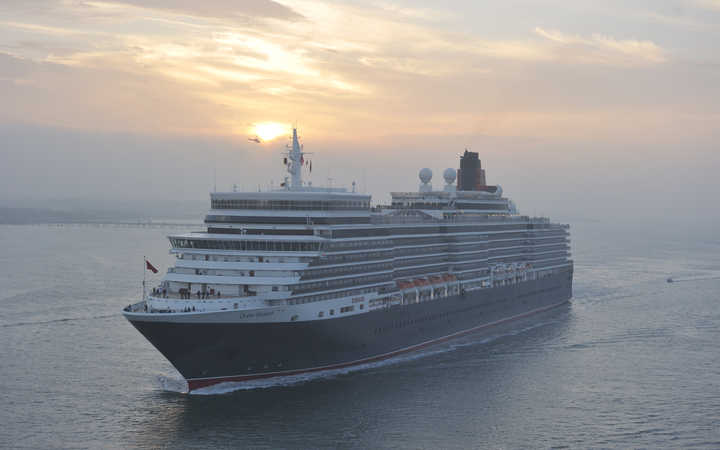 Nave Queen Elizabeth