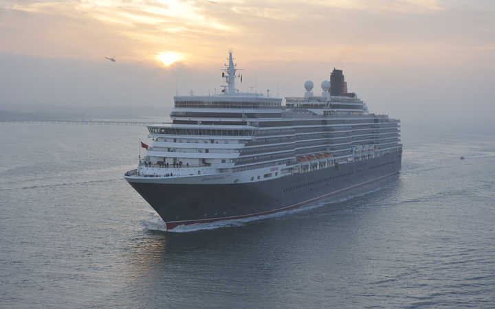Nave Queen Elizabeth