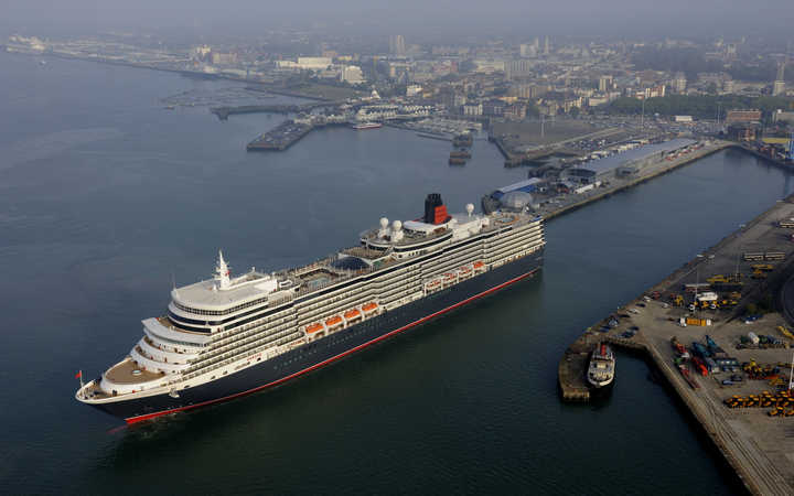 Nave Queen Elizabeth