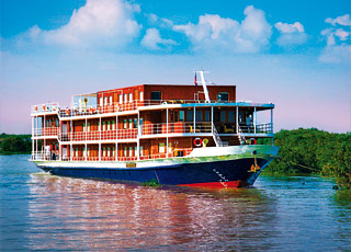 https://static.service-voyages.com/mobile/croisiere/images/fr/navires/navire,r/v-indochine-(ou-similaire)_max,1106,15276.jpg