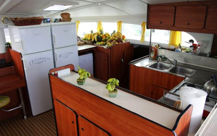 Lagoon 570
