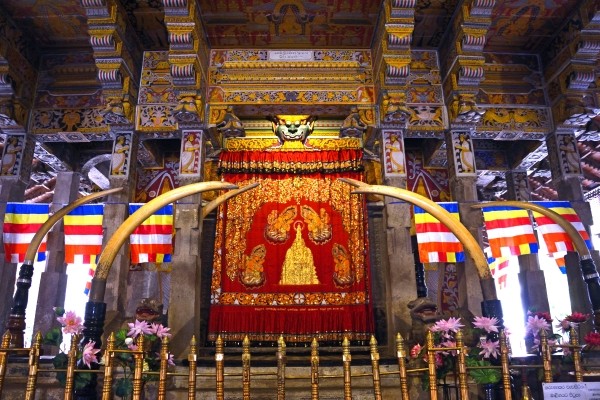 Autel de la Dent à Kandy