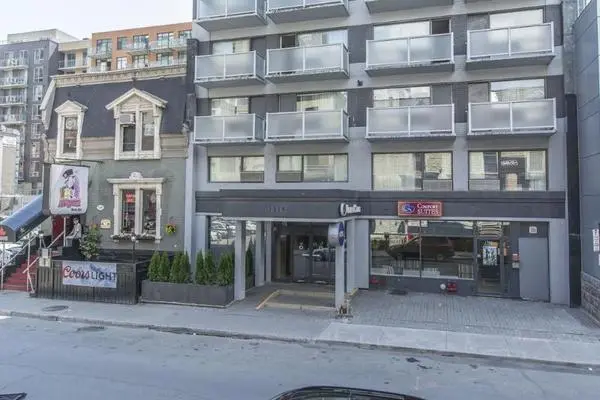 Facade - Comfort Suites Downtown 3*