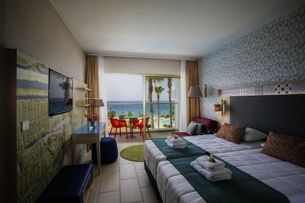 Chypre : Hôtel Leonardo Laura Beach & Splash Resort