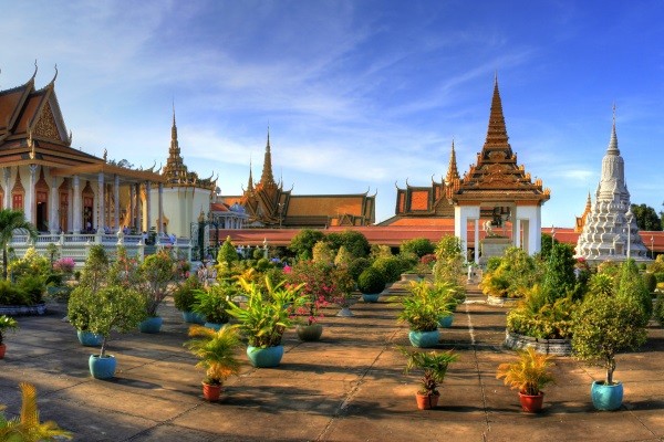 Monument - Circuit Lotus du Cambodge et Plage à Koh Rong 3* Phnom Penh Cambodge