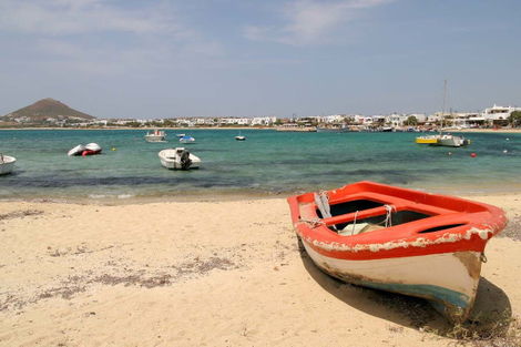 Plage - Circuit Combinés dans les Cyclades Depuis Santorin - Santorin et Naxos en Hôtel 3* Santorin Grece