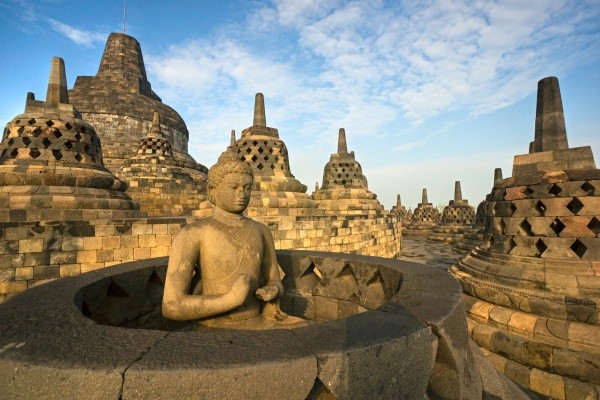 Monument - Circuit Couleurs indonésiennes Yogyakarta Indonesie