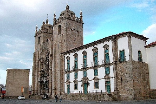 Parvis de Se Porto