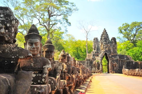 Monument - Circuit De la Baie d'Halong aux Temples d'Angkor 3* Hanoi Vietnam