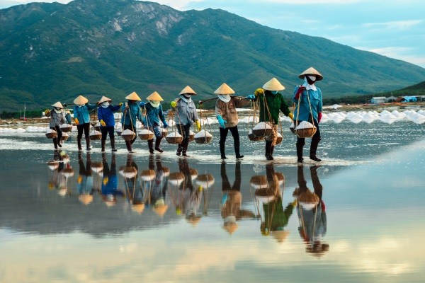 Générique - De la Baie d'Halong aux plages de Phan Thiet