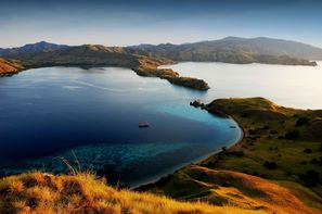 Bali-Denpasar, Combiné circuit et hôtel Tjampuhan à Ubud + Komodo + balnéaire au Prama Sanur Beach Sup