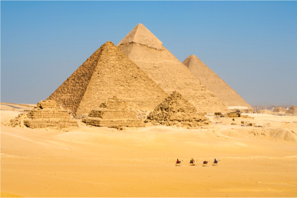 Pyramides