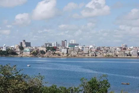 Ville - Combiné circuit et hôtel Safari et plage de l'océan indien - 2 nuits Tsavo Est et Tsavo Ouest Mombasa Kenya