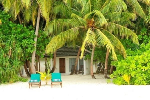 Plage - Maldives & Dubai - Holiday Island & Radisson Blu Dubai Waterfront