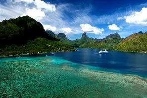 Polynesie Francaise-Papeete, Combiné hôtels Deux Iles : Tahiti & Moorea